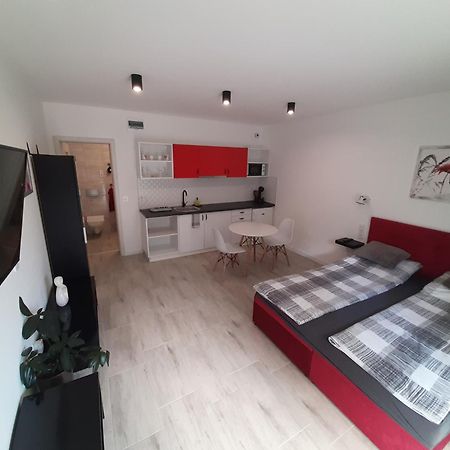 Ancsi Apartmanhaz Balatonlelle Exterior photo