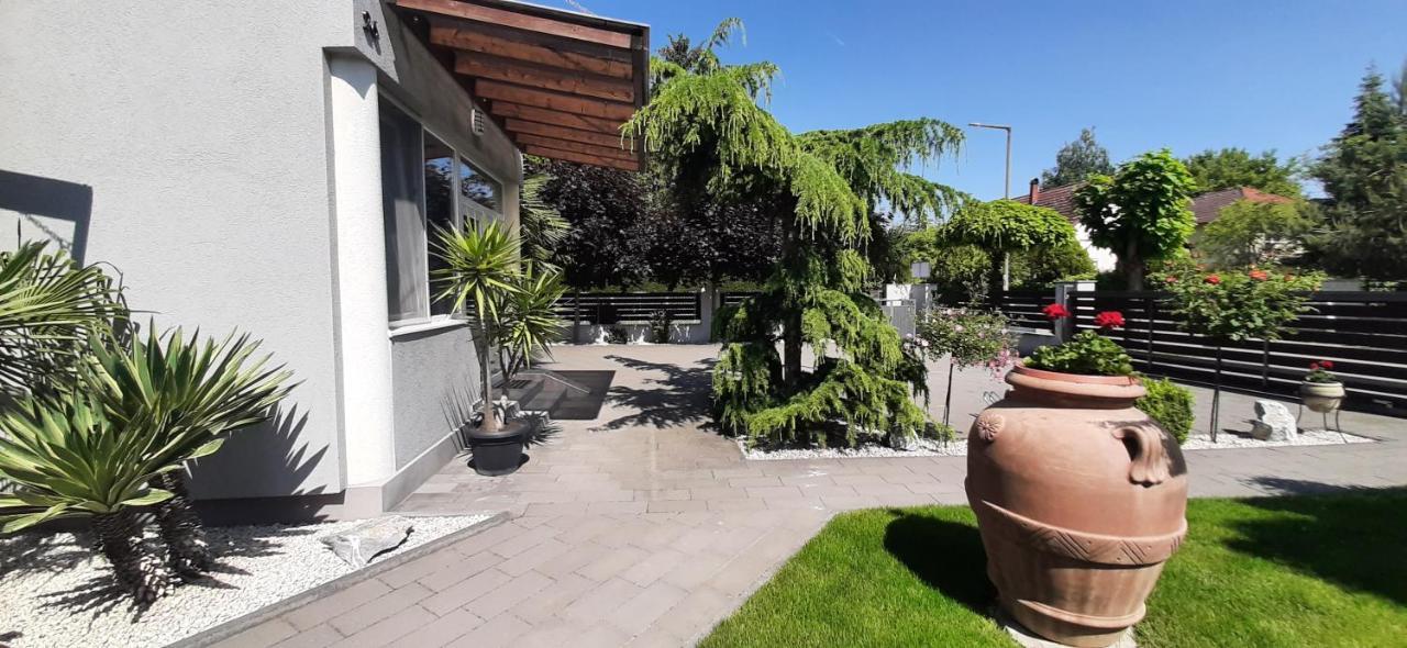 Ancsi Apartmanhaz Balatonlelle Exterior photo