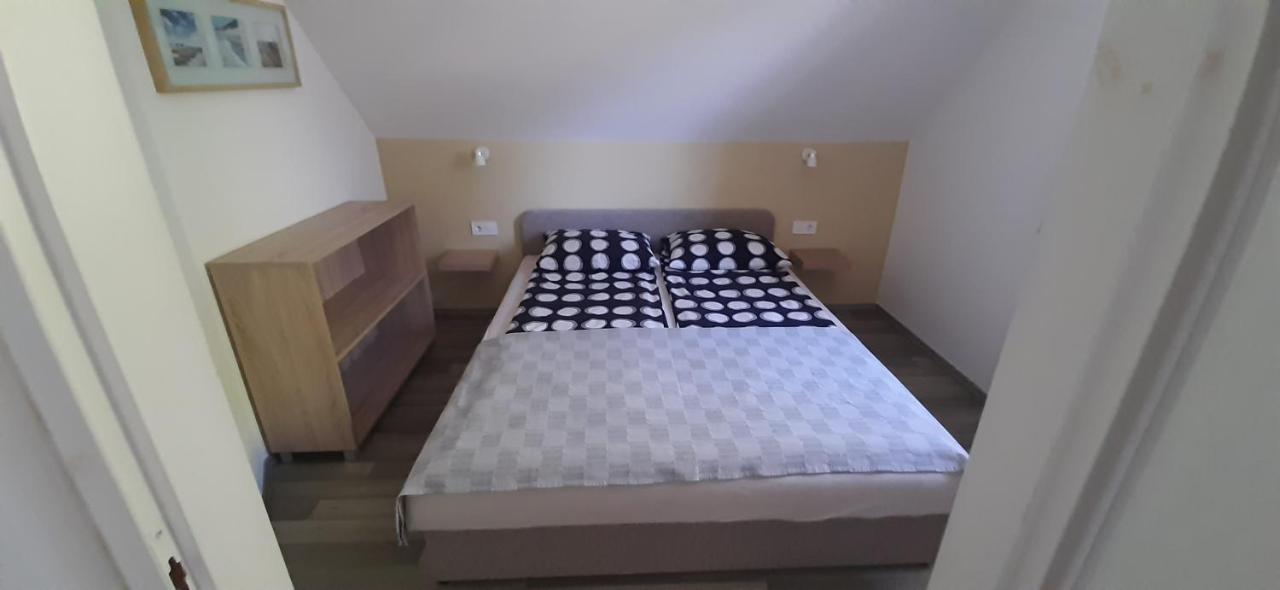 Ancsi Apartmanhaz Balatonlelle Exterior photo