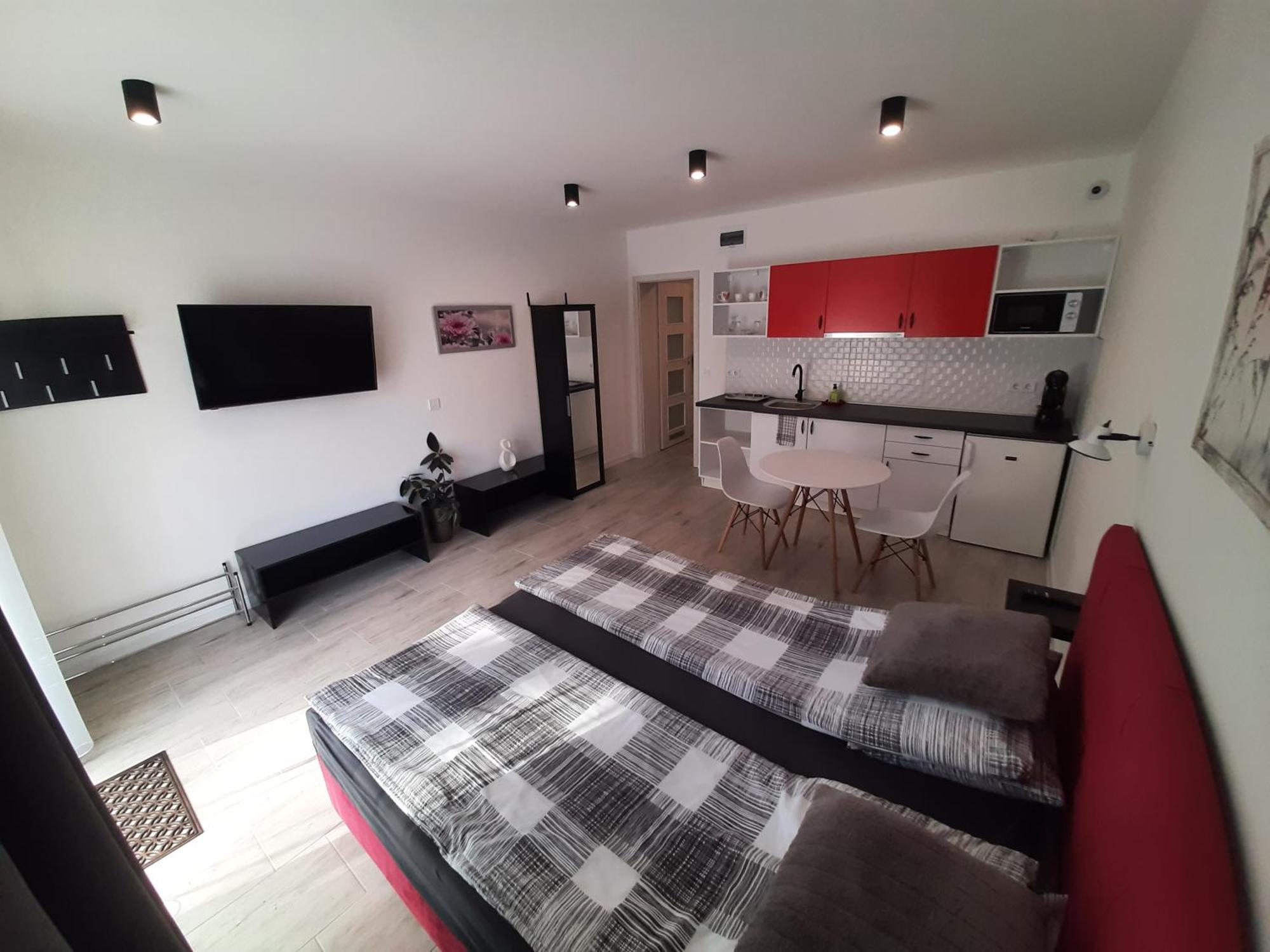 Ancsi Apartmanhaz Balatonlelle Exterior photo