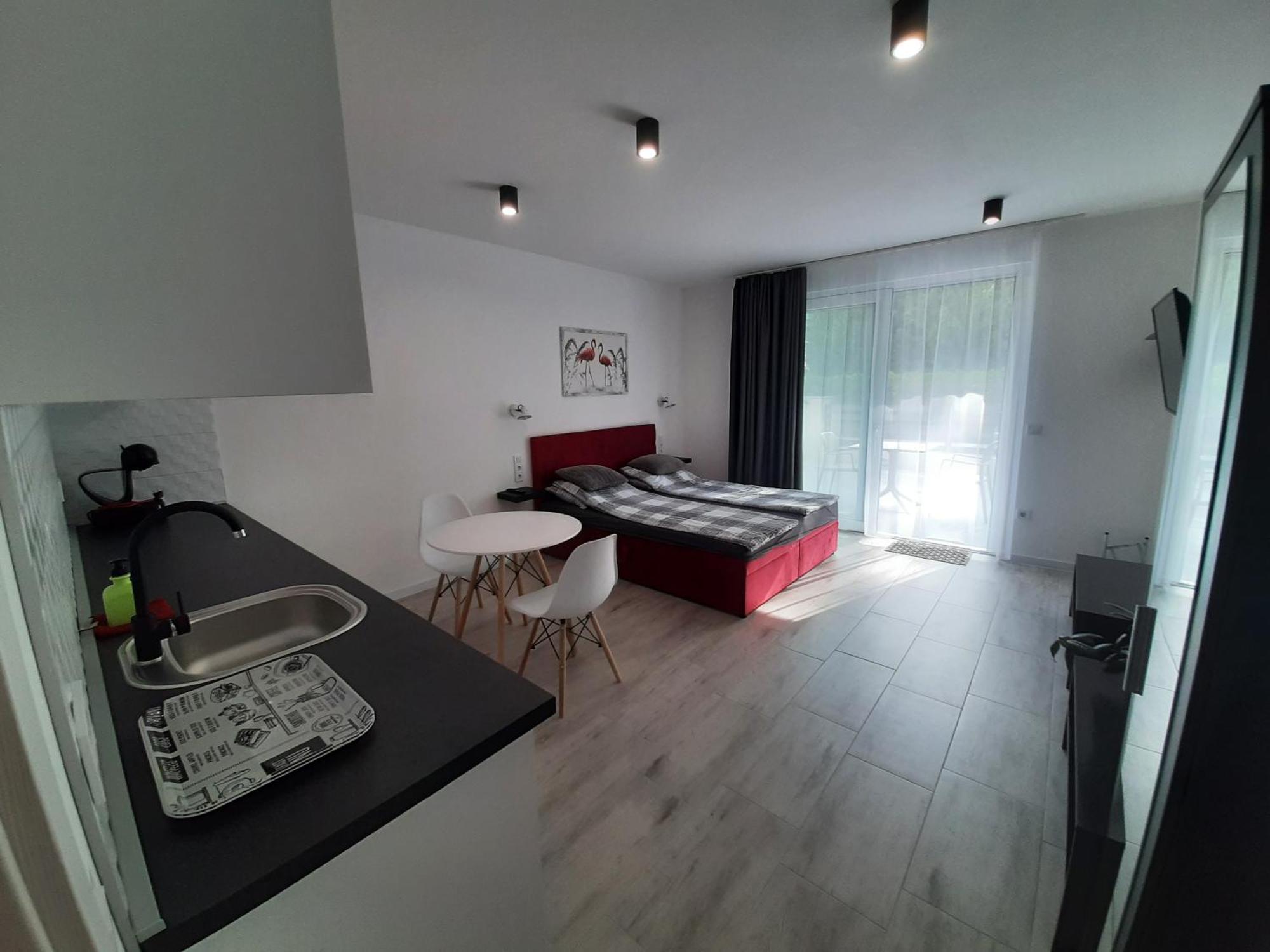Ancsi Apartmanhaz Balatonlelle Exterior photo