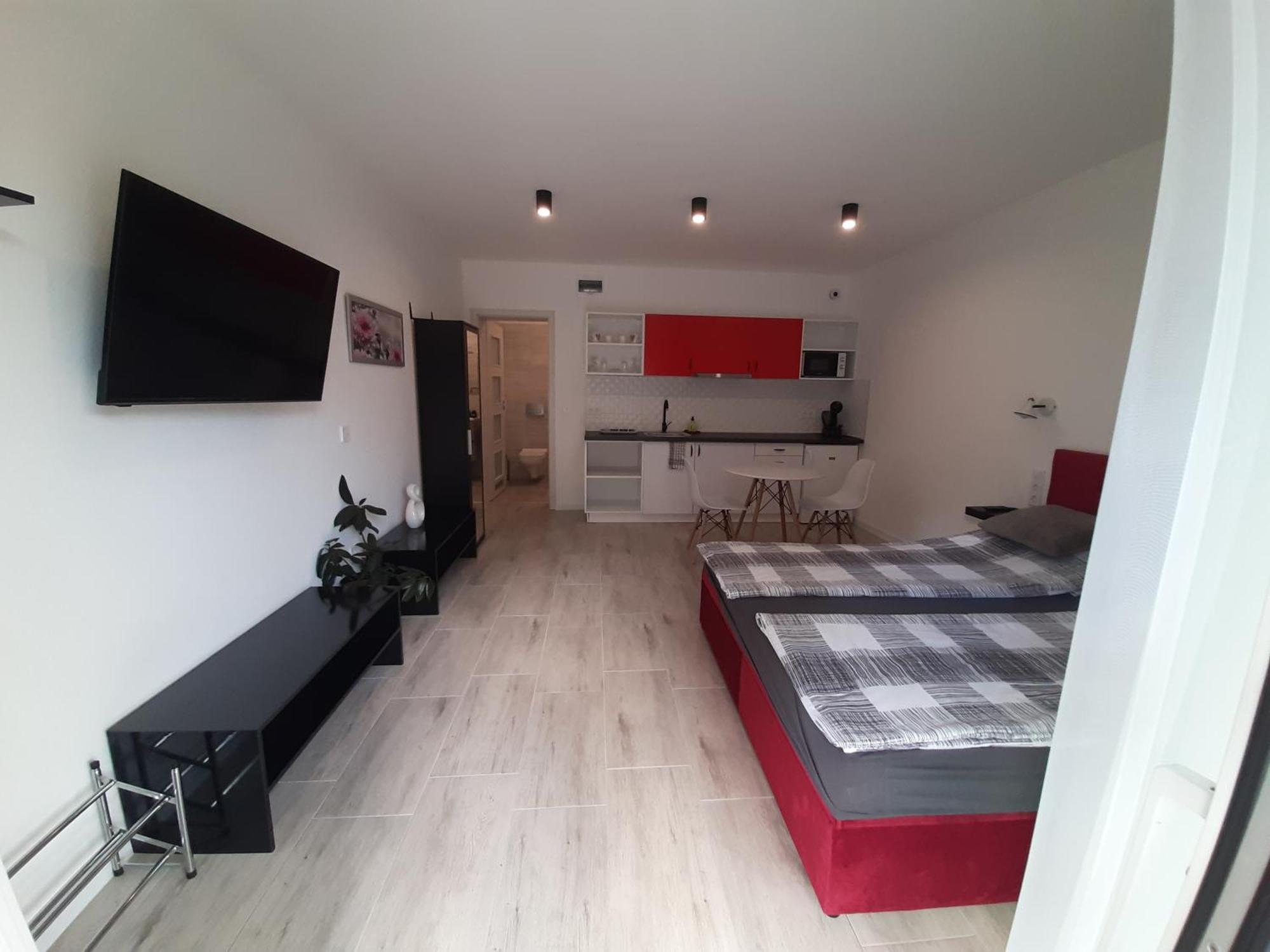 Ancsi Apartmanhaz Balatonlelle Exterior photo