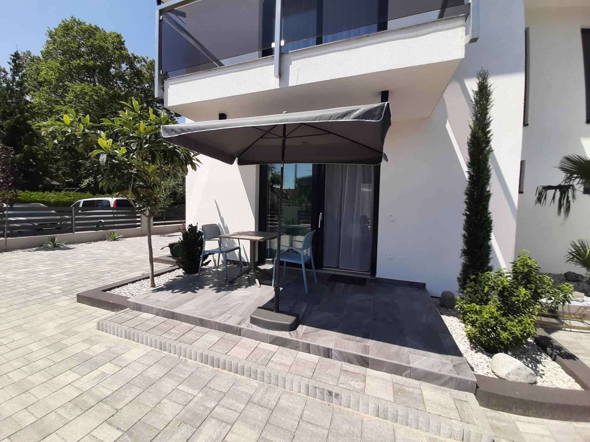 Ancsi Apartmanhaz Balatonlelle Exterior photo