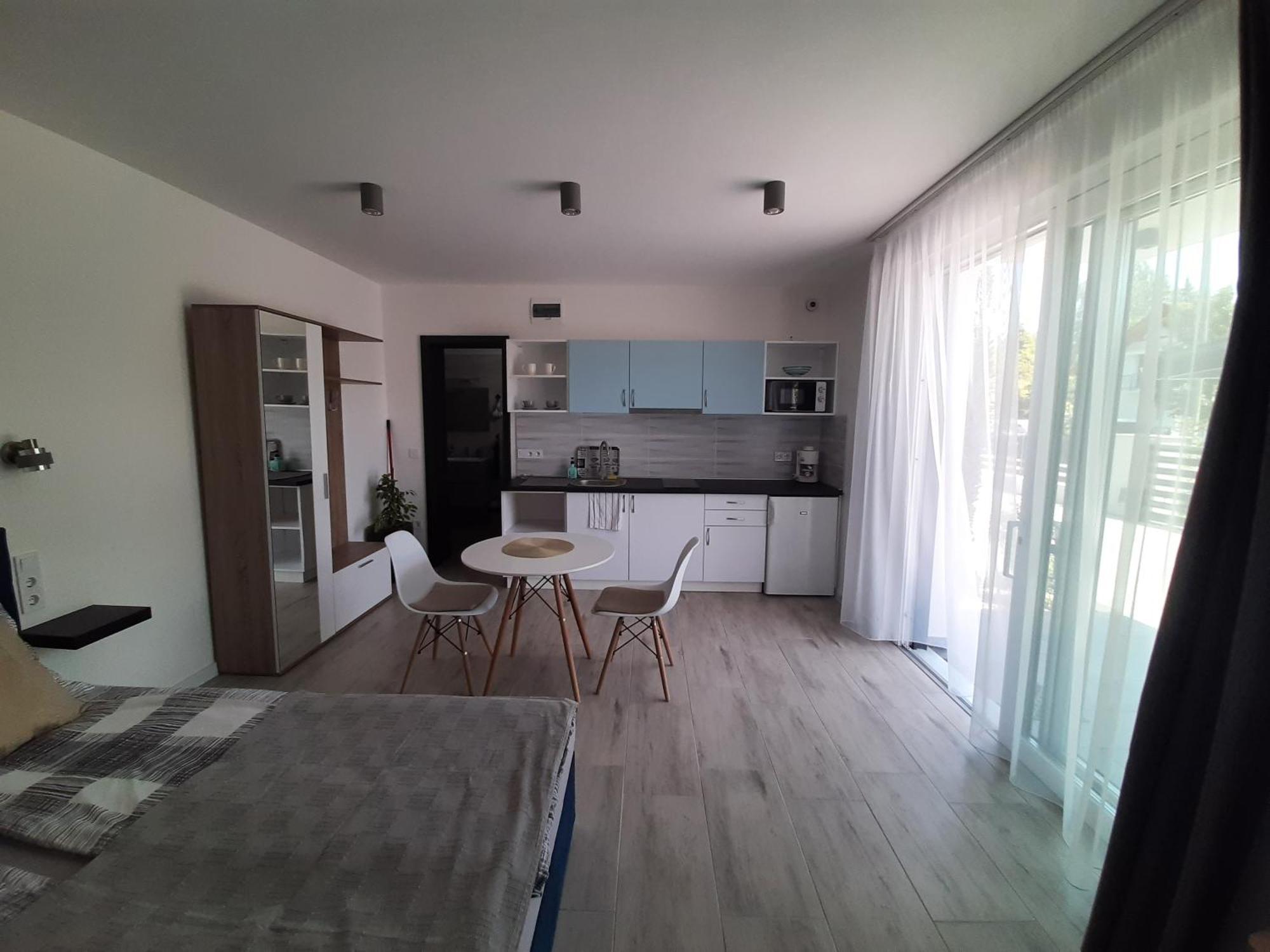 Ancsi Apartmanhaz Balatonlelle Exterior photo