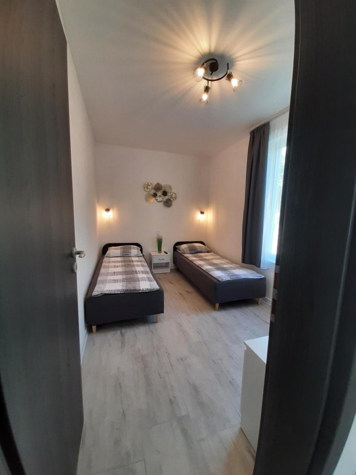 Ancsi Apartmanhaz Balatonlelle Exterior photo