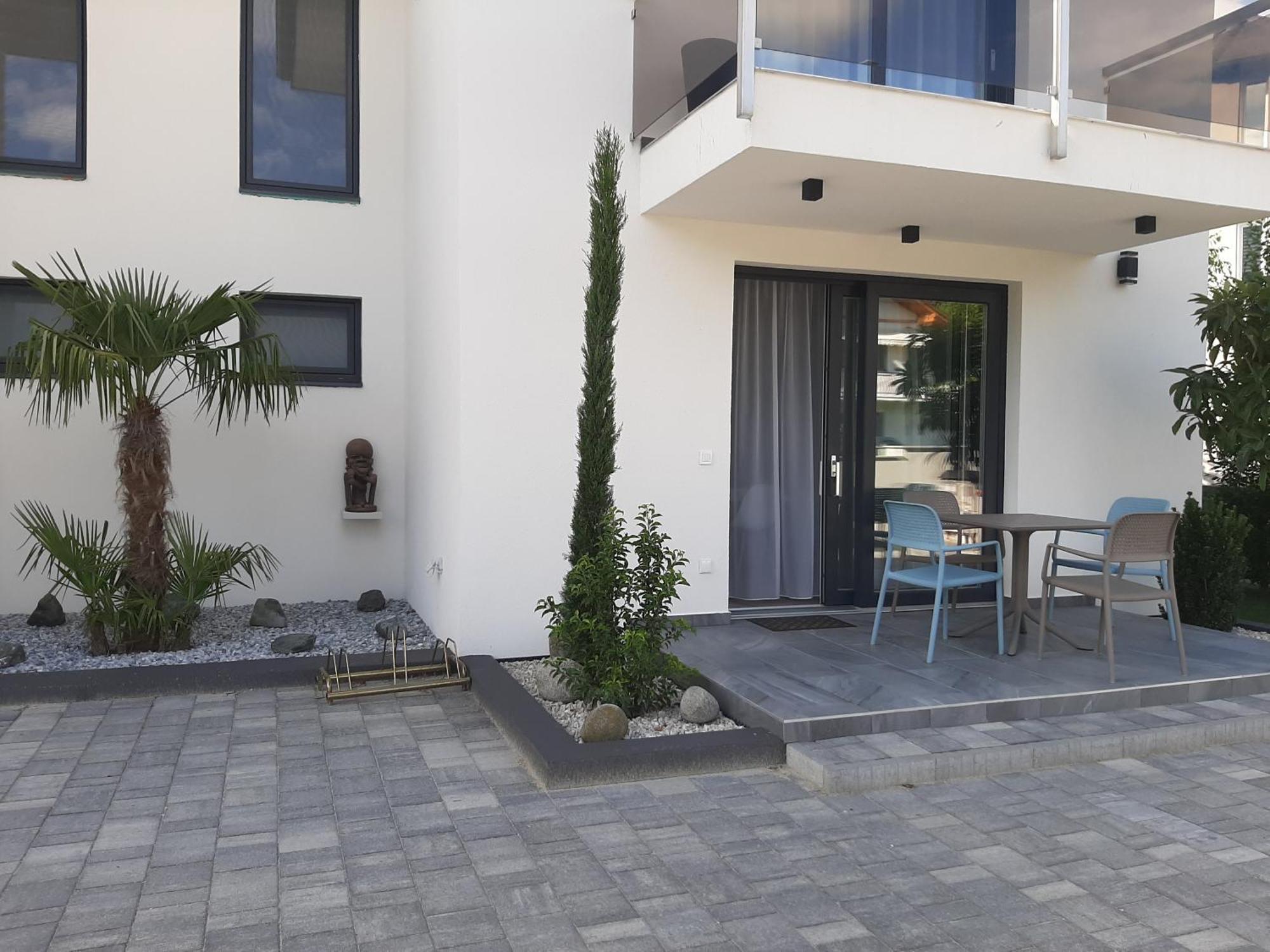 Ancsi Apartmanhaz Balatonlelle Exterior photo